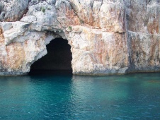 Blaue Höhle, anderseits bekannt als die Piratenhöhle